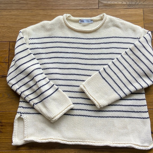 Ladies medium Zara sweater - Picture 1 of 3